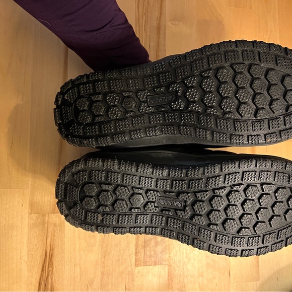 Minnetonka Timpson Tulsa Slip-On Shoes Indoor/Outdoor - Picture 9 of 10